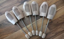 Schuhspanner Schuhdehner aus Echt-Holz mit Metall-Spiralfeder, Holz-Schuhformer 