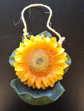 Weihwasserkessel mit Blume