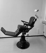 Erotik-Möbel? BDSM? Tätowiere? Barbier? Nein, ein historischer Zahnarztstuhl.