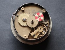 altes Werk und Gehäuse für