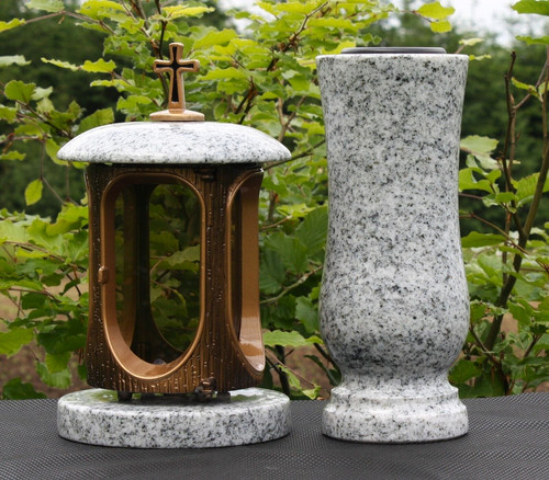 Grablaterne mit vase aus - mit,