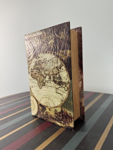 Bücherbox mit kartendesign - bücherbox,