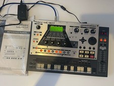 ROLAND MC-307 GROOVEBOX SEQUENCER SOUNDMODUL