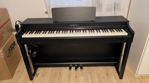 Clavinova yamaha clp 525b - clavinova,