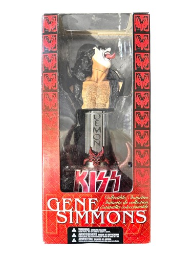 Kiss gene simmons - simmons, statue