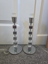 Paar gestapelte Würfel