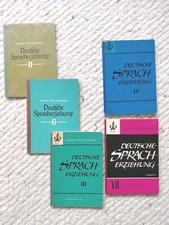 5 historische Schulbücher