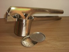 GEFU Tristar Spätzlepresse Kartoffelpresse Spaghettieis Presse Edelstahl wie NEU