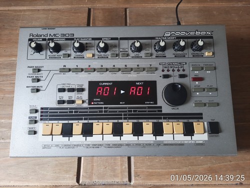 Roland 303 groove box - roland,