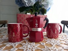 Bialetti Glamour Mokka Espressokocher Rot & Gold Set 2 Tassen verpackt Weihnachtsgeschenk