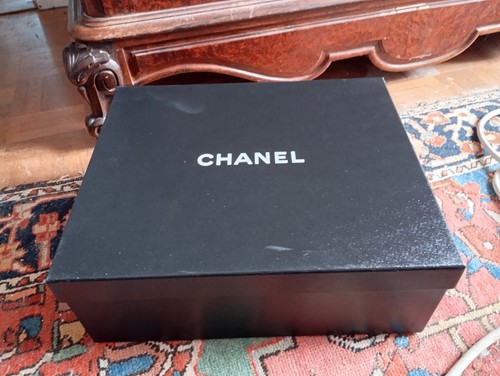 Chanel leerkarton x 11 - leerkarton,