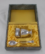 *RAR* Elegantes Eierset /