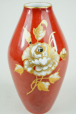 3. PORZELLAN VASE VON