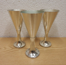 3 Sektkelche aus Aluminium Sektgläser