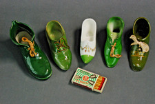 5 Stk  PORZELLAN Miniatur SCHUHE grün  verschiedene Modelle