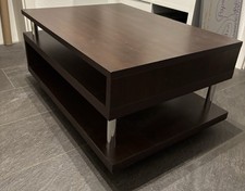 Brauner Couchtisch in braun