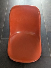 Eames Fiberglas Side Chair