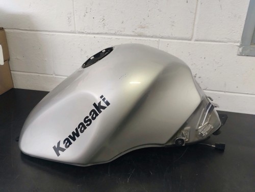 Original kawasaki zzr 600 - kawasaki,
