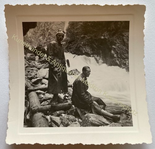 Orig photo men gorge around - men's,
