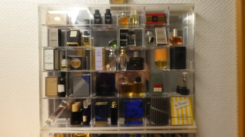 Setzkasten mit miniatur parfum - miniatur,