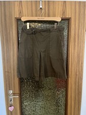 Olivgrüner / khakifarbener