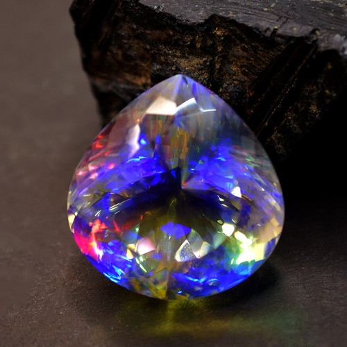Riesiger regenbogen edelstein - riesiger,
