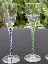 Josephinenhutte blaue und grüne Sherry- und Likörgläser um 1910