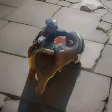 Holzfigur Elefant Mit Jäger