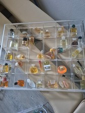 Setzkasten acryl mit 38 Parfümfläschchen