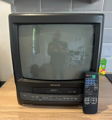 Aiwa g140k crt - 14",