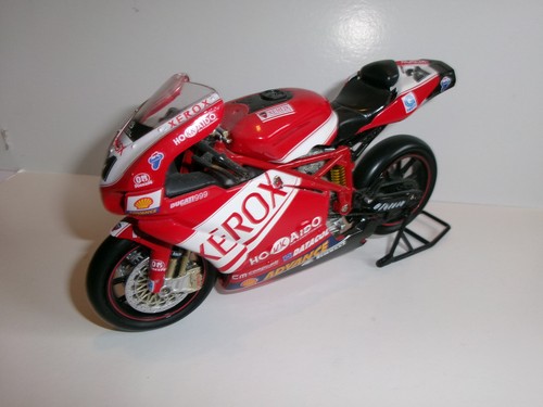 Troy bayliss ducati 999 - bayliss,