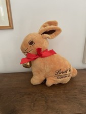 Lindt Goldhase Stofftier Plüschfigur 26 cm mit Reißverschlusstasche 