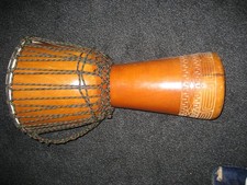 afrikanische Djembe Holz gebraucht guter Zustand Höhe 65 cm