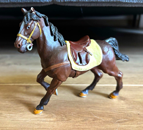 Pferdefigur aus gummiartigem