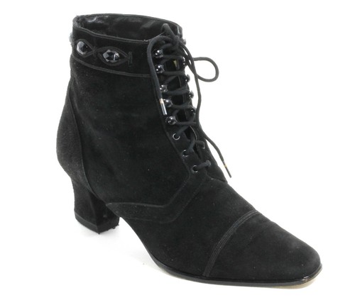 Schnürschuhe