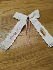 Bestickte Tischschleife , Tischkarte für Kommunion / Konfirmation " Peter "