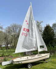 Segelboot bzw. Segeljolle, mit Slipwagen, Flying Bee, LxB 3,80x1,62 m