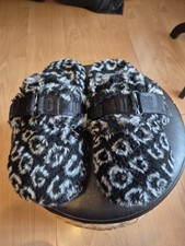 UGGGF.41 FLUFF IT POP