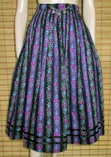 BUNT GEMUSTERTER TRACHTENROCK