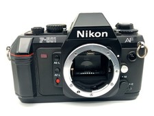 Nikon F-501 SLR mit Data Back