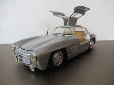 Modellauto Mercedes Benz 300 SL Flügeltürer Automodell Revell
