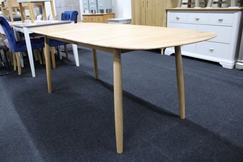 Neuer skandinavischer esstisch - skandinavischer,