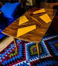 Sehr grosser Tisch made