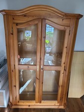 Vitrinenschrank Holz mit Glastüren gebraucht