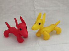 DDR Spielzeug Dackel aus Plastik-rot und gelb original  2 Stück ca.13cm