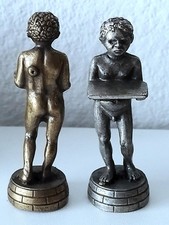 Schachfiguren, Set, Bronze, in einer speziellen Plexiglasbox, Antik.