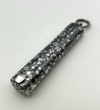 Kleine Deckeldose/Nadeldose