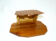 kleine leere Erzgebirge Krippe gemarkt unter Platte ges.geschützt zum einrichten