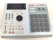 AKAI Professional MPC 2000 XL