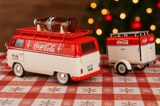 Coca-Cola Modellauto | 1960er Volkswagen Kombi T1 + Anhänger | 1:43 | NEU & OVP